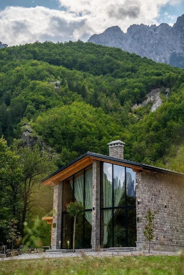 Villa Ujevara E Vogel Theth