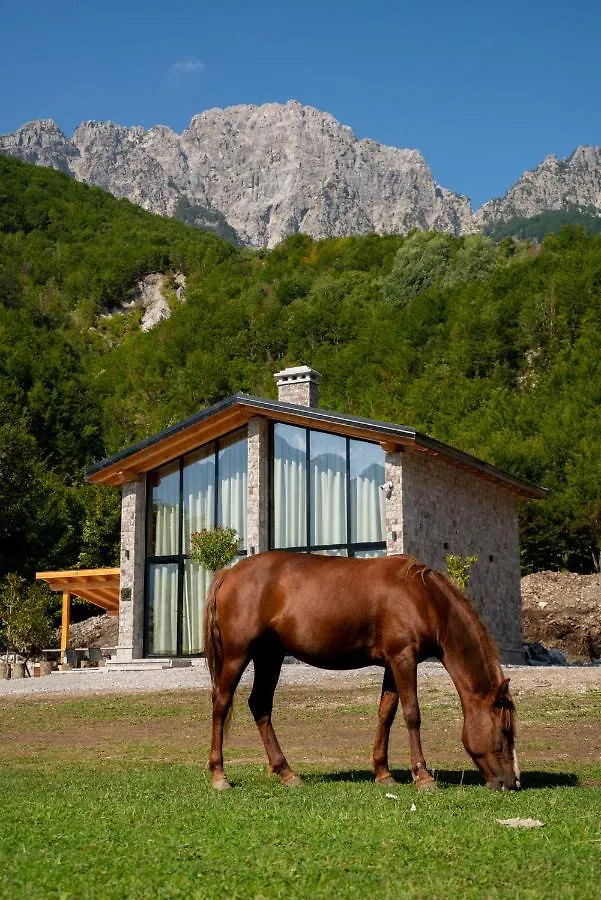 Villa Ujevara E Vogel Theth