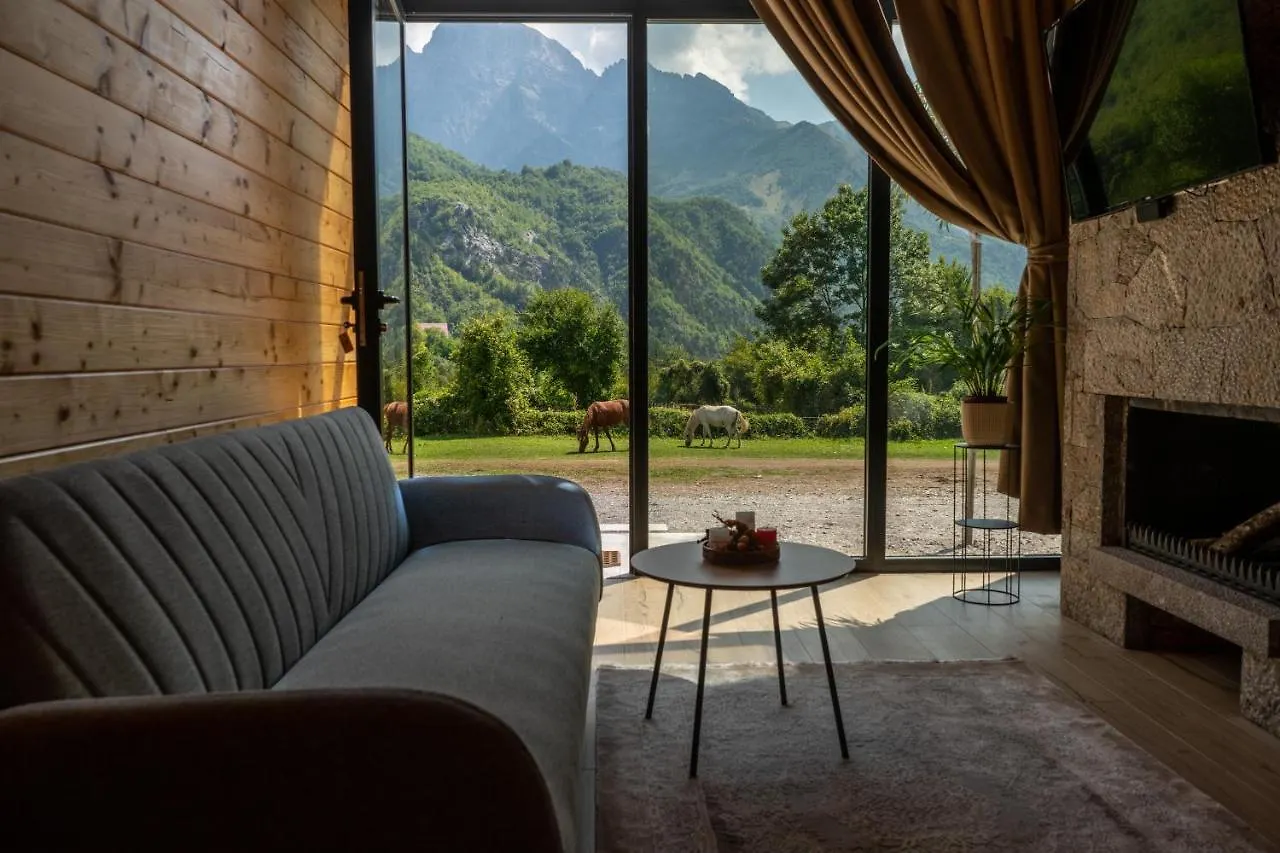 Villa Ujevara E Vogel Theth