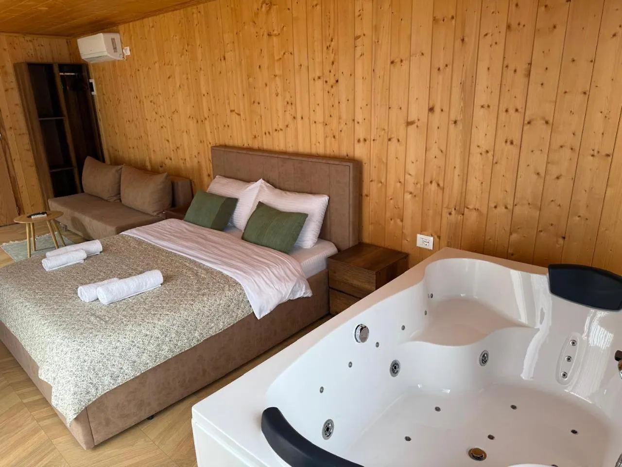 Villa Ujevara E Vogel Theth Albania